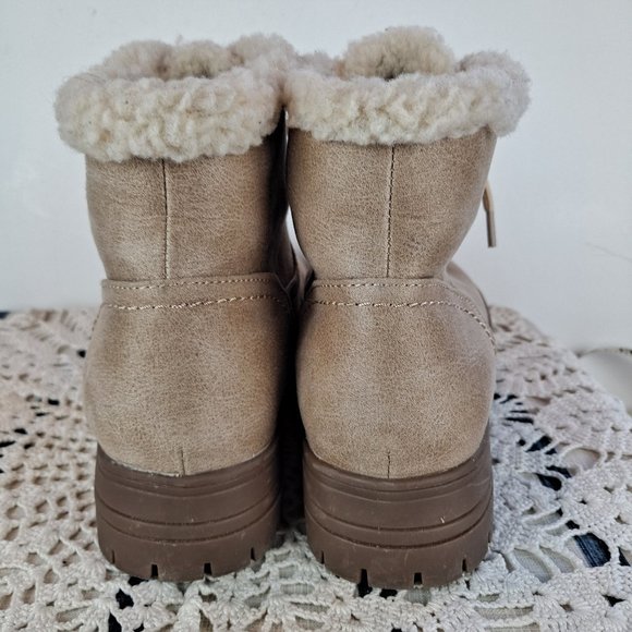 White Mountain Zion Lace-Up Hiking Boot with Faux Fur Size 8 - Picture 6 of 10